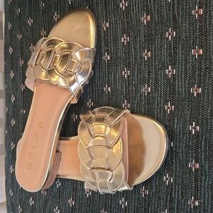 Unisa gold slides, sz 7.5